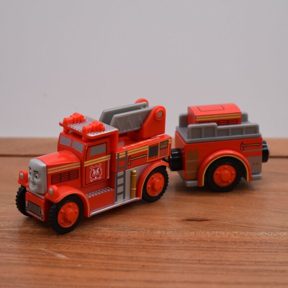 Flynn & Tender 2003 Thomas the Train Fire Truck Wooden Railway Engine Train - Picture 1 of 9